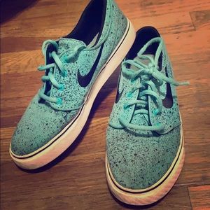 Nike Shoes Size 5 Youth